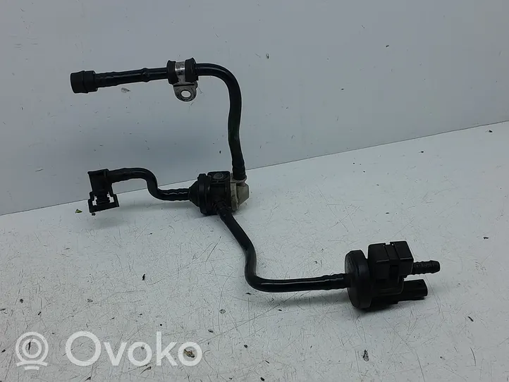 Audi A4 S4 B8 8K Vacuum valve 06H906517B