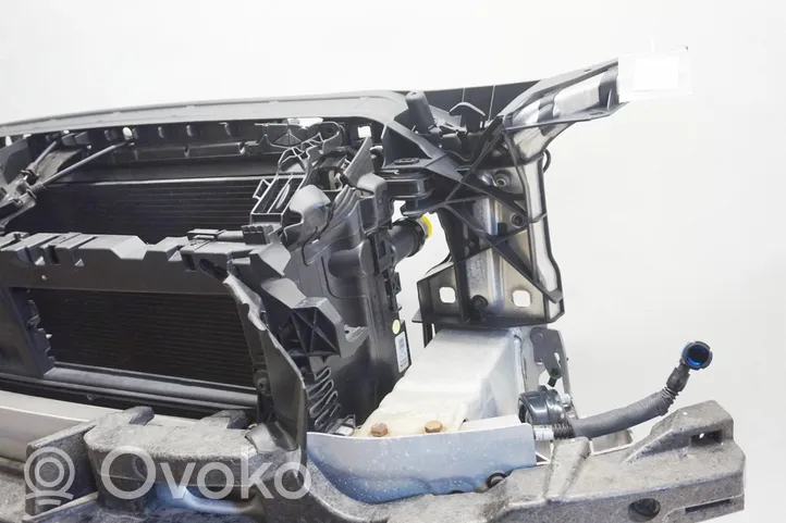Audi A4 S4 B9 Support de radiateur sur cadre face avant 
