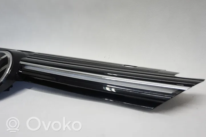 Volkswagen Golf VIII Grille calandre supérieure de pare-chocs avant 5H0853651S