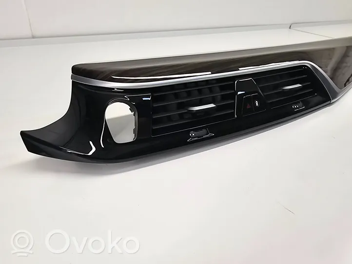 BMW 5 G30 G31 Rivestimento del pannello 9378022