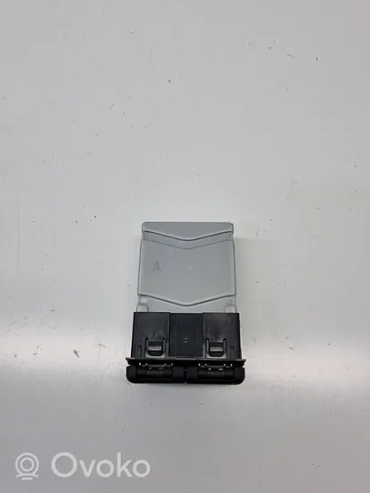 Toyota RAV 4 (XA50) USB-Anschluss 8553215010