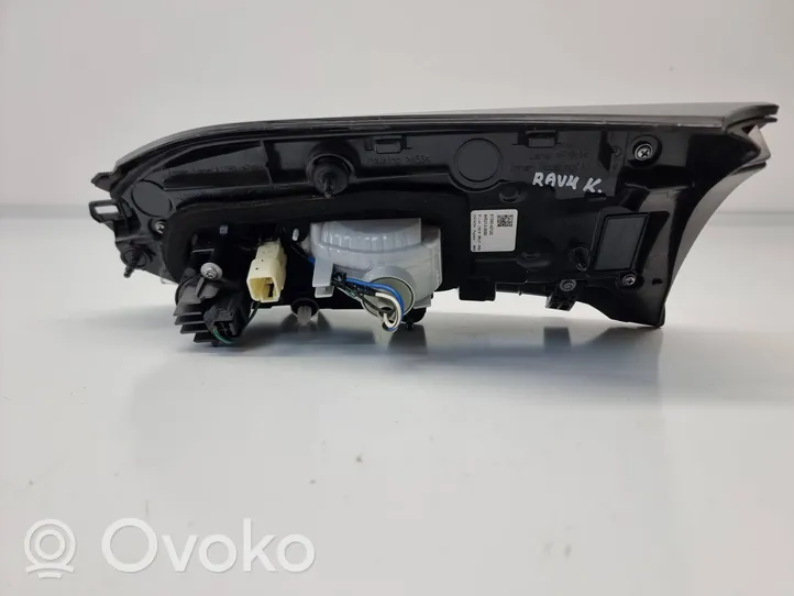 Toyota RAV 4 (XA50) Rückleuchte Heckleuchte innen 8159042120