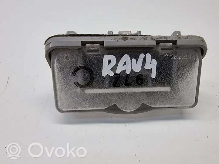 Toyota RAV 4 (XA50) Éclairage de plaque d'immatriculation A045053