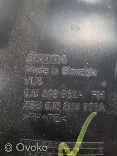 Skoda Fabia Mk2 (5J) Nadkole przednie 5J0809958A