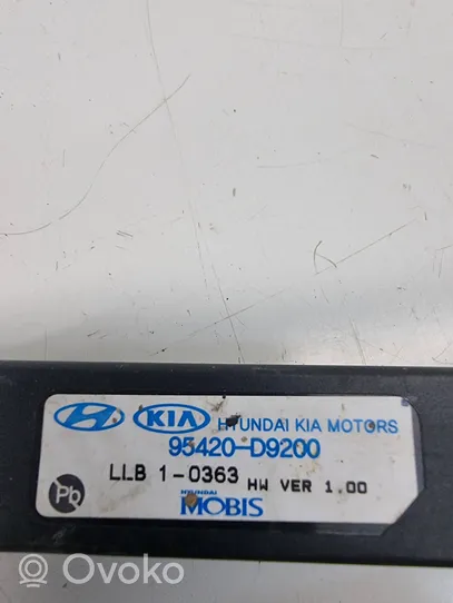 KIA Sportage Amplificateur d'antenne 95420D9200