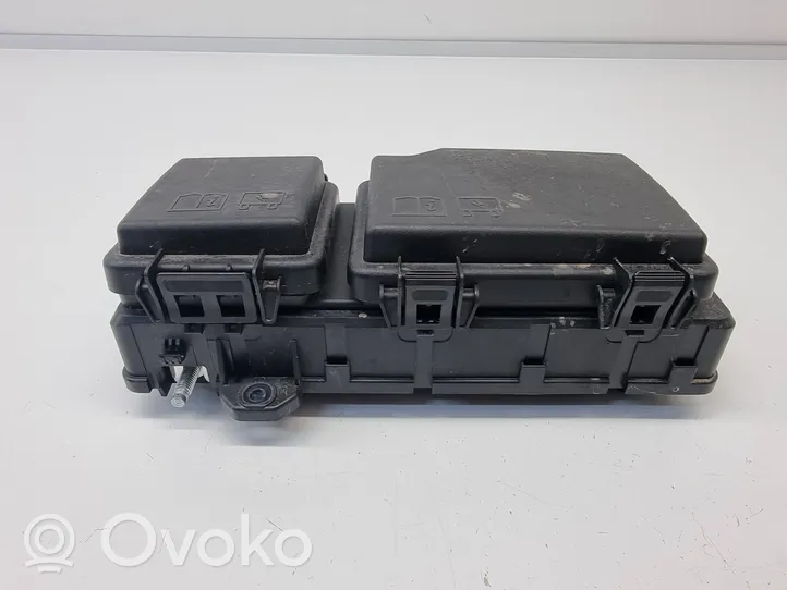 Land Rover Discovery Sport Module de fusibles M8D214A073AA