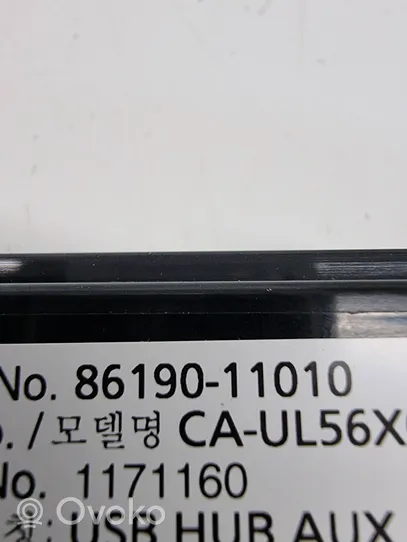 Lexus ES VII XZ10 USB-pistokeliitin 8619011010