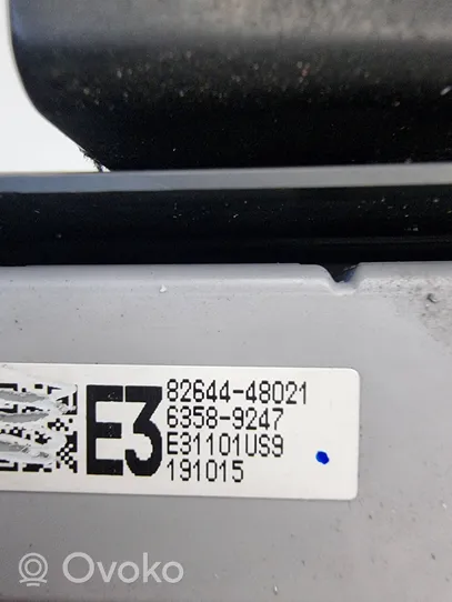 Lexus RX 450H Boîte à fusibles 8264448021