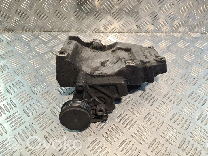 Volkswagen PASSAT B5 Staffa di montaggio del compressore dell’A/C 038260885C