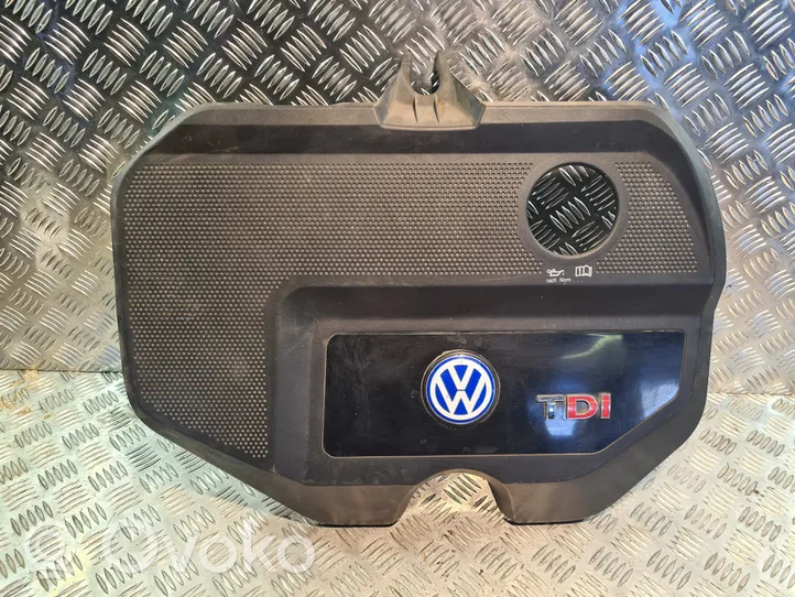 Volkswagen Polo Variklio dangtis (apdaila) 038103925AG