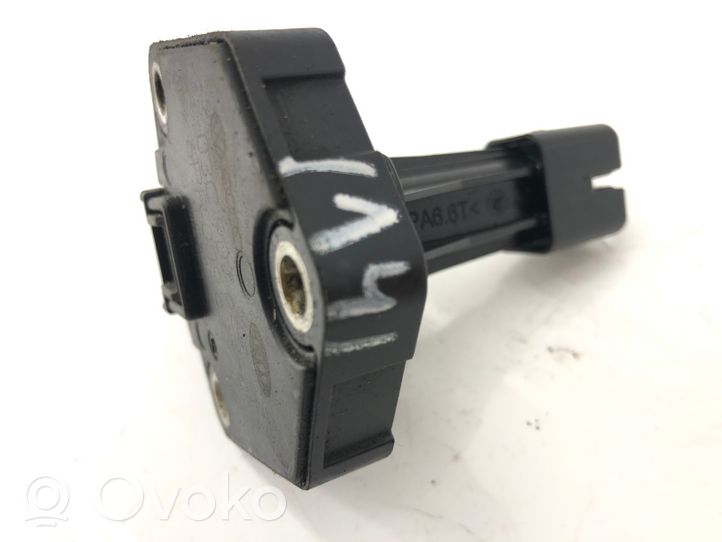 Volkswagen Touran I Oil pressure sensor 03C907660G