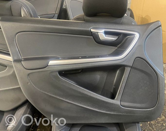 Volvo V60 Salono komplektas 