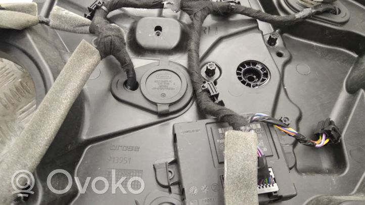 Volvo XC70 Elektryczny podnośnik szyby drzwi tylnych 913951