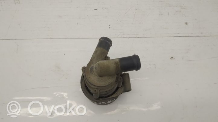 Volvo XC70 Pompe à eau de liquide de refroidissement 31332380