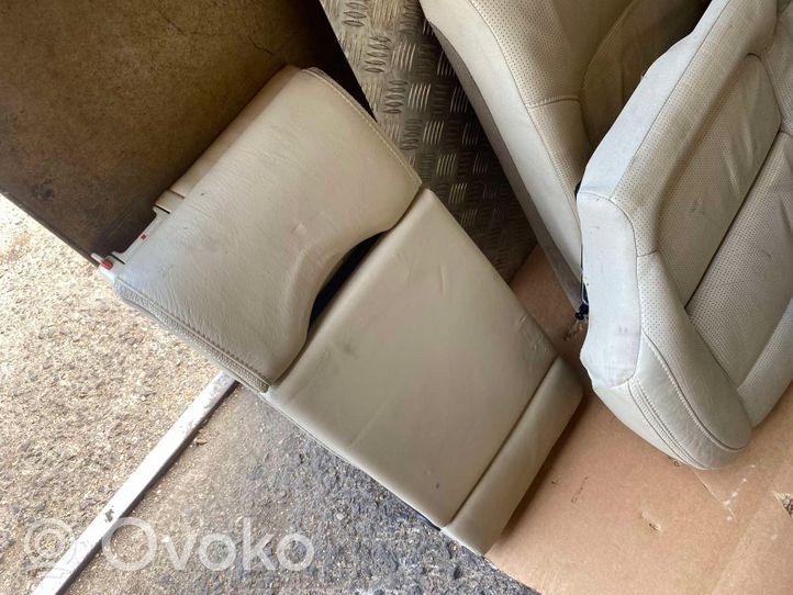 Volvo XC70 Salono komplektas 