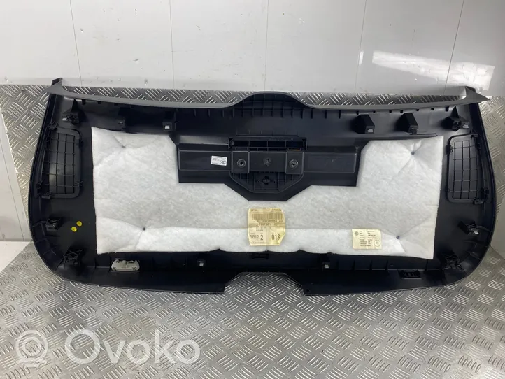 Volkswagen Touareg II Set rivestimento portellone posteriore/bagagliaio 7P6867601A