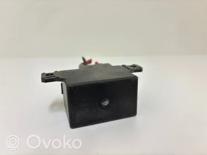 BMW X5 E70 Combustion relay 7661503