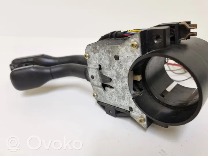 Audi A4 S4 B5 8D Leva/interruttore dell’indicatore di direzione e tergicristallo 4D0953513