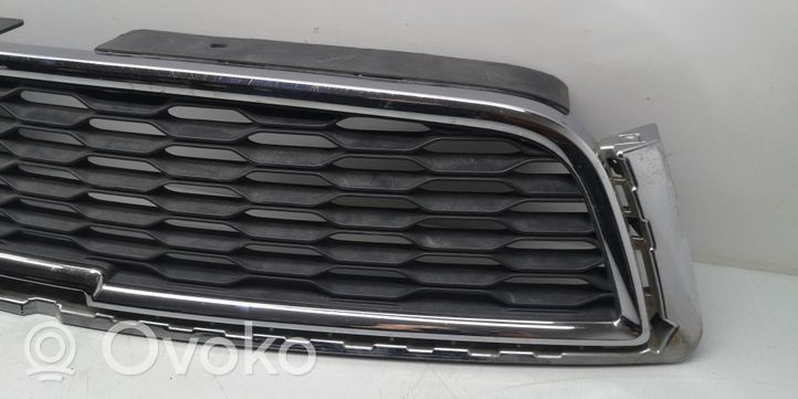 Chevrolet Captiva Front bumper upper radiator grill 95136397