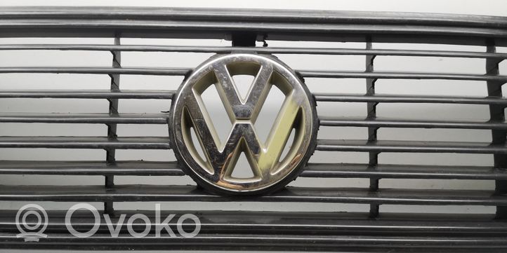 Volkswagen Transporter - Caravelle T3 Maskownica / Grill / Atrapa górna chłodnicy 251853653E