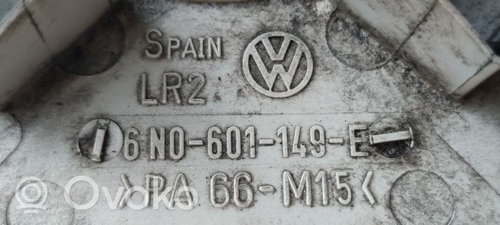 Volkswagen Polo III 6N 6N2 6NF Rūpnīcas varianta diska centra vāciņš (-i) 6N0601149E