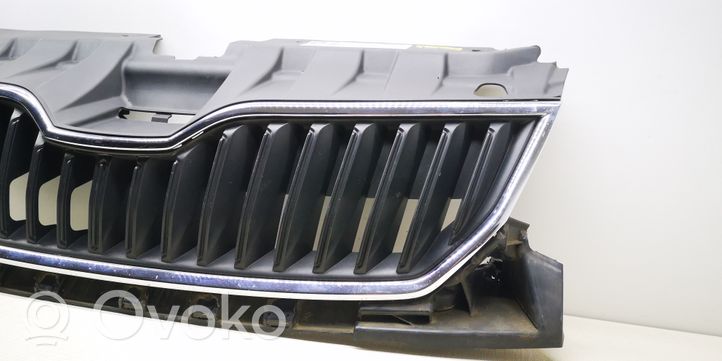 Skoda Fabia Mk3 (NJ) Grille calandre supérieure de pare-chocs avant 6V0853653