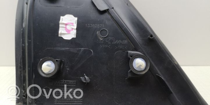 Opel Meriva B Panel wykończeniowy błotnika 13362871