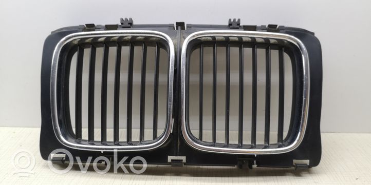 BMW 5 E34 Atrapa chłodnicy / Grill 51131973825