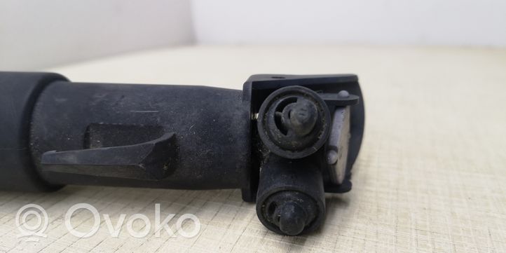 Mercedes-Benz CLK A208 C208 Ugello a spruzzo lavavetri per faro 2088600447