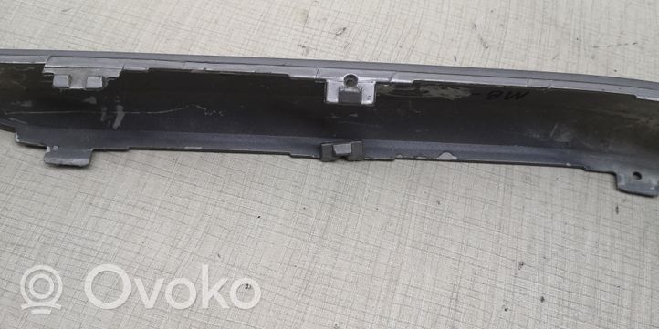 Mercedes-Benz C W203 Modanatura separatore del paraurti anteriore A2038851721