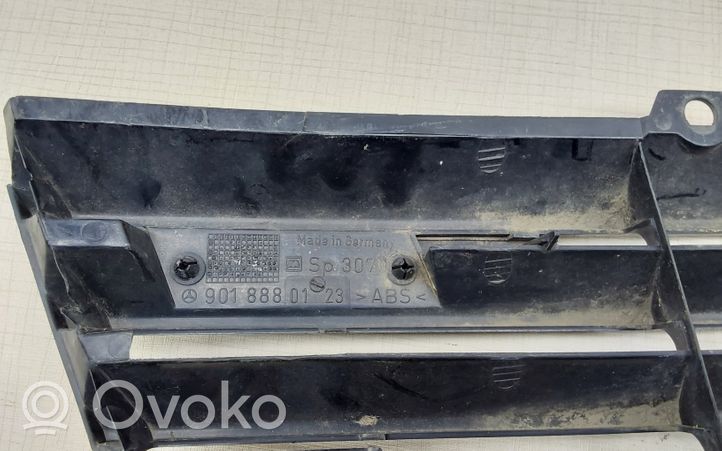 Mercedes-Benz Sprinter W901 W902 W903 W904 Atrapa chłodnicy / Grill 9018880123