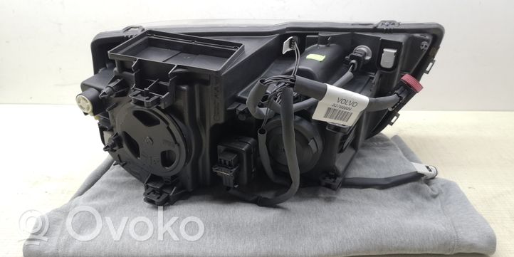 Volvo XC90 Lampa przednia 31290887