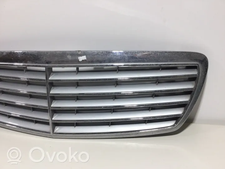 Mercedes-Benz E W211 Grille de calandre avant A2118800383