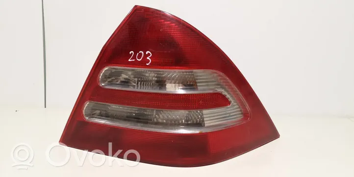 Mercedes-Benz C W203 Lampa tylna A2038200264