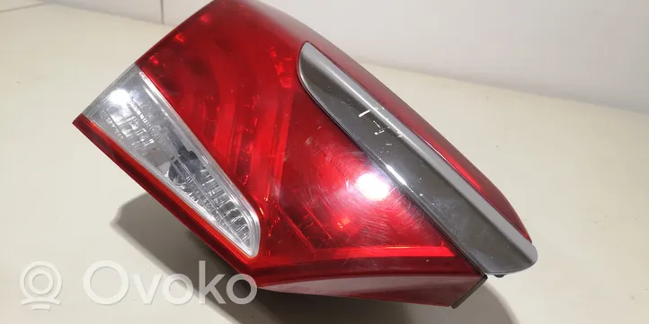 Hyundai i40 Lampy tylnej klapy bagażnika 924033Z0