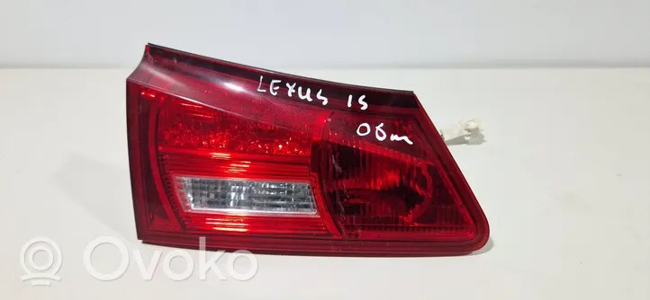 Lexus IS 220D-250-350 Lampy tylnej klapy bagażnika 