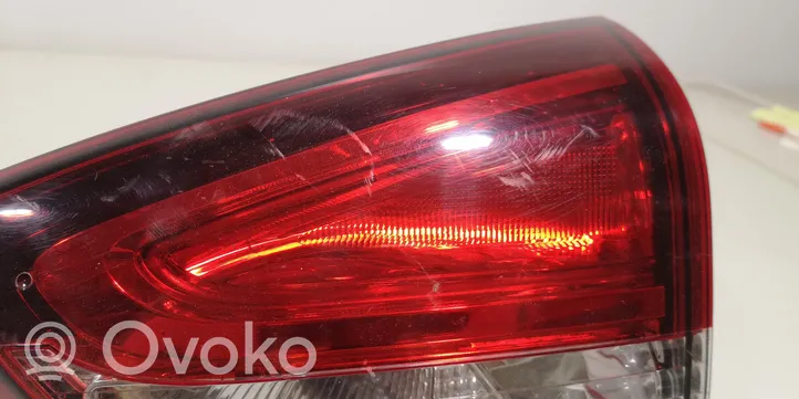 Renault Clio IV Lampy tylnej klapy bagażnika 20535748