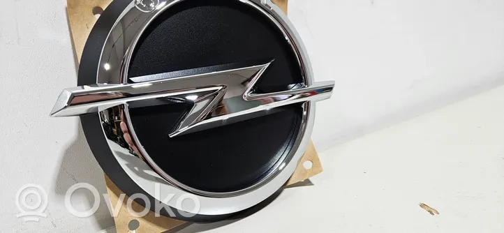 Opel Combo D Manufacturer badge logo/emblem 735540873