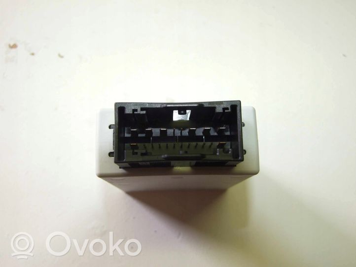 BMW 7 F01 F02 F03 F04 Vetokoukun ohjainlaite/moduuli 6856747