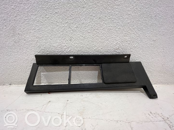 1879533 BMW 5 E28 Verkleidung Armaturenbrett Cockpit Mitte, 20.00  