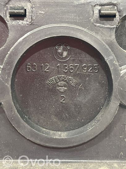 1879533 BMW 5 E28 Verkleidung Armaturenbrett Cockpit Mitte, 20.00  