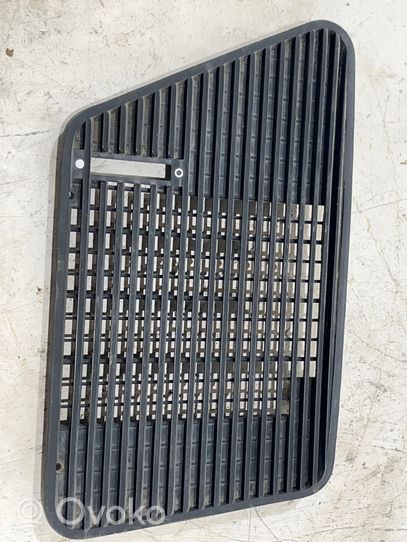 BMW 5 E28 Griglia di ventilazione posteriore 19299100