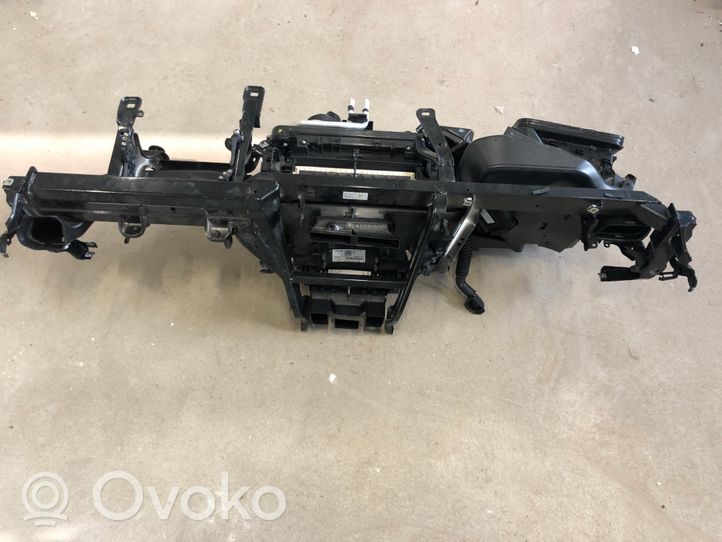 Audi A4 S4 B9 Salono oro mazgo komplektas 8W1816005C