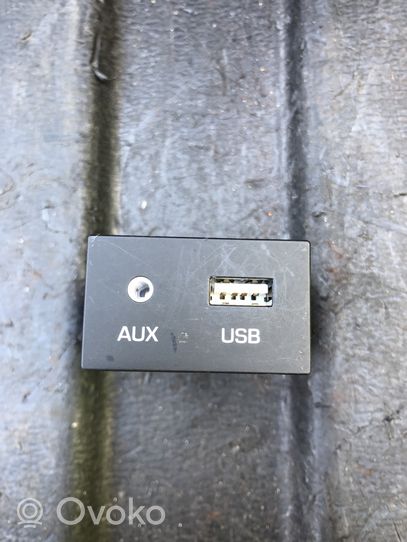 Hyundai i30 Connettore plug in USB 96120G2050