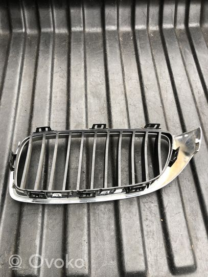 BMW 4 F32 F33 Maskownica / Grill / Atrapa górna chłodnicy 7294814