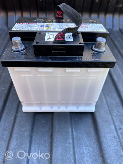 Toyota RAV 4 (XA40) Batterie 00281952