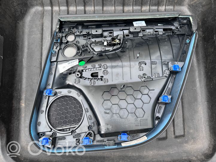 Volvo S90, V90 Takaoven verhoilu 31393232