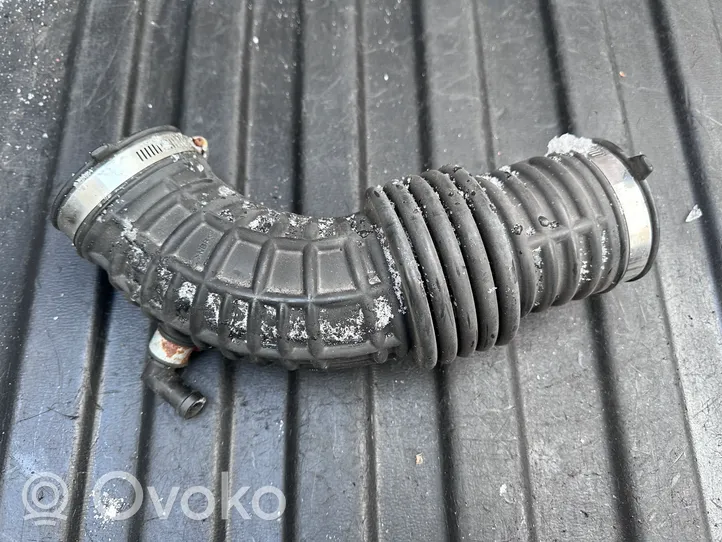 Infiniti FX Air intake hose/pipe 747464553