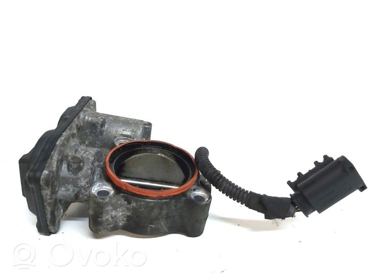 Toyota Avensis T270 Clapet d'étranglement 1354475386402