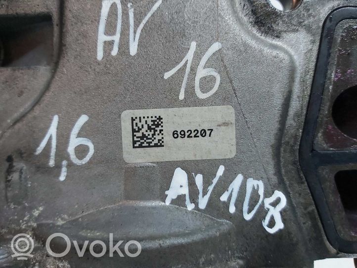 Toyota Avensis T270 Pompe de circulation d'eau 692207